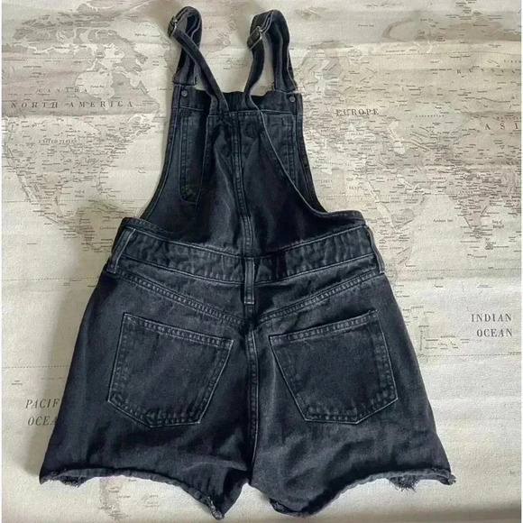 Madewell XXS Black Denim Overall Shorts Shipped via USPS - Picture 3 of 7